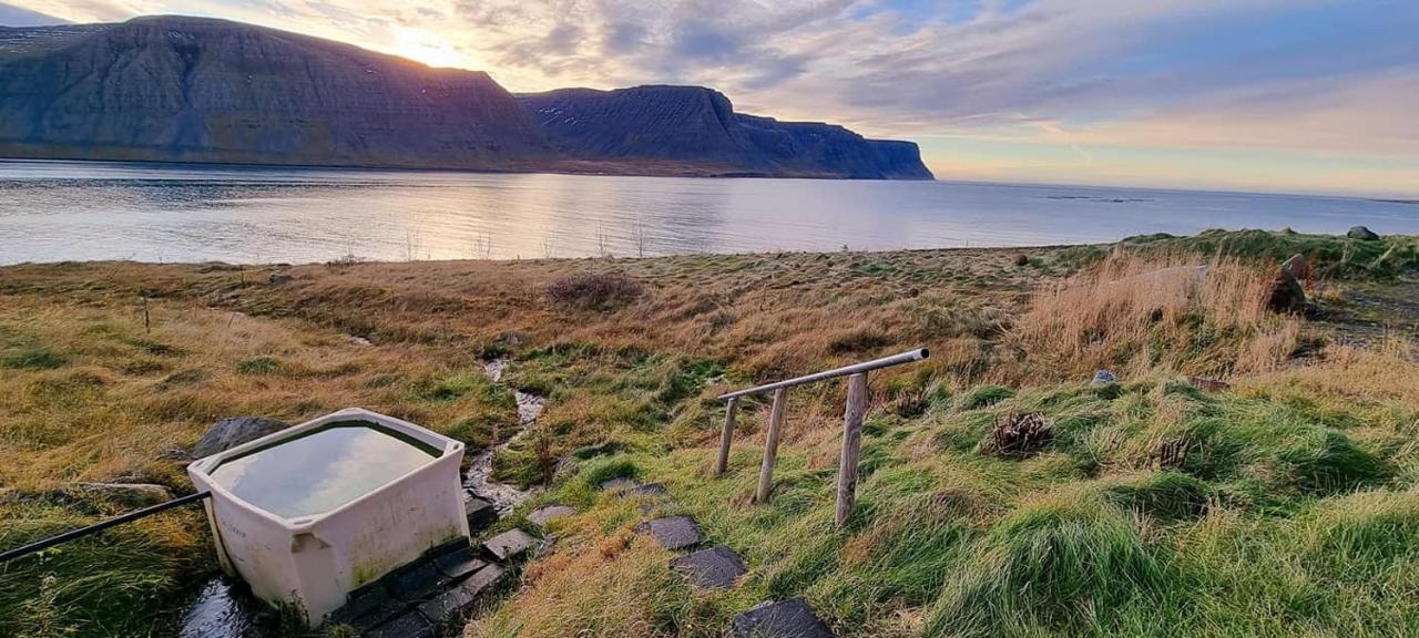 Dixon Cabin Nr. 4 / Dixon Sumarhus Nr. 4 Talknafirthi Villa Talknafjordur Exteriör bild